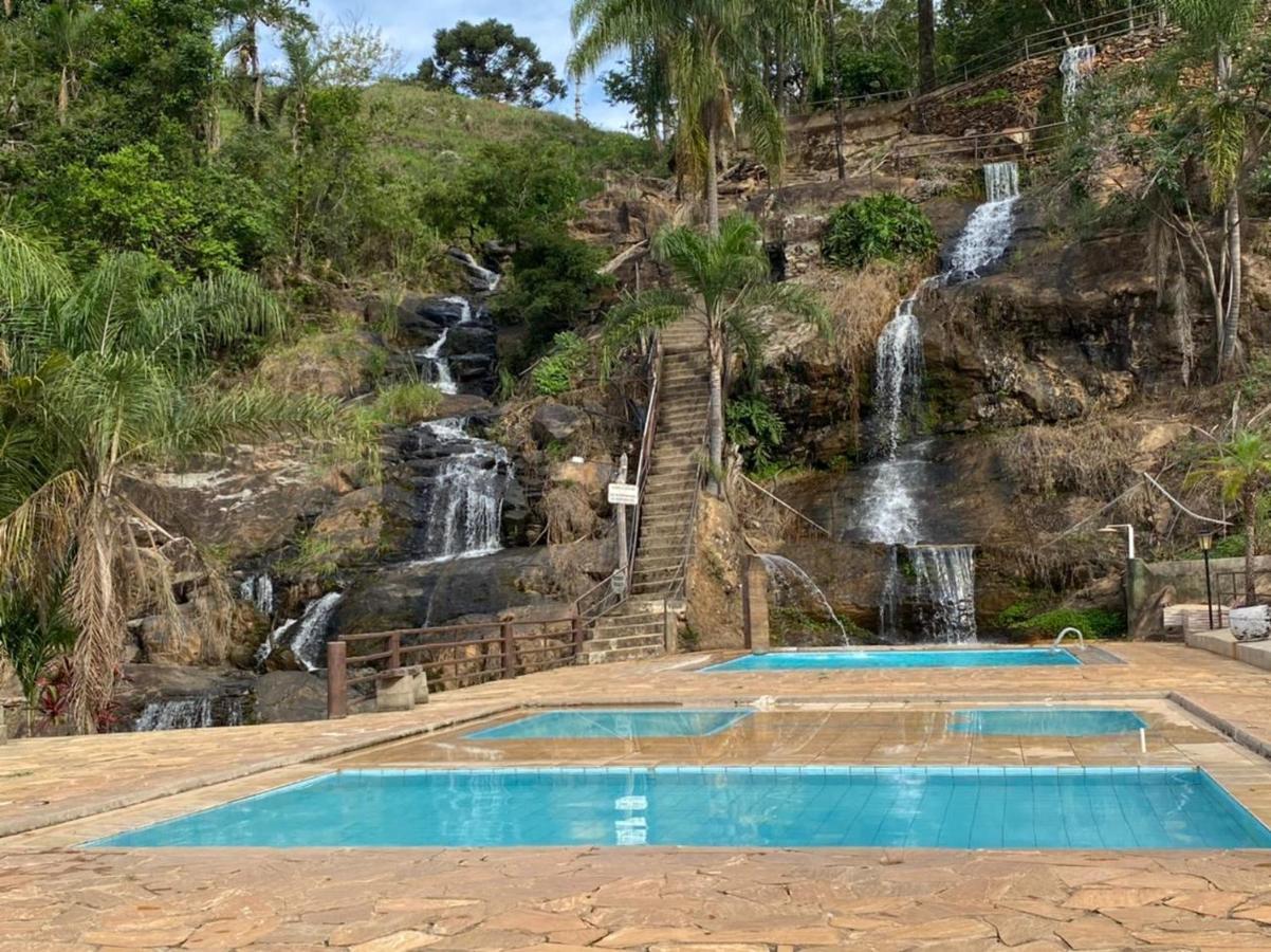 Cachoeira Dos Sonhos * Serra Negra (Sao Paulo)